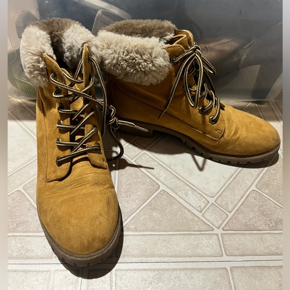 Women's Boots